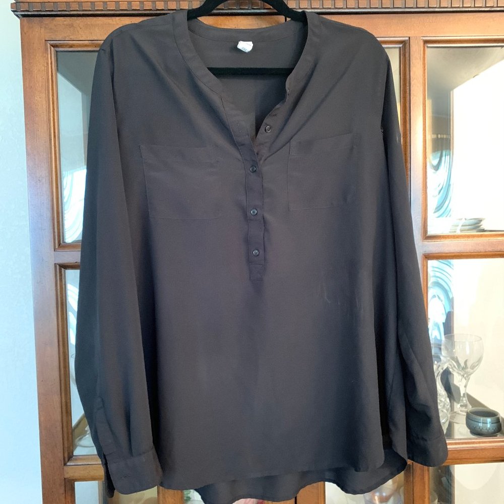 Long sleeve black button blouse with pockets